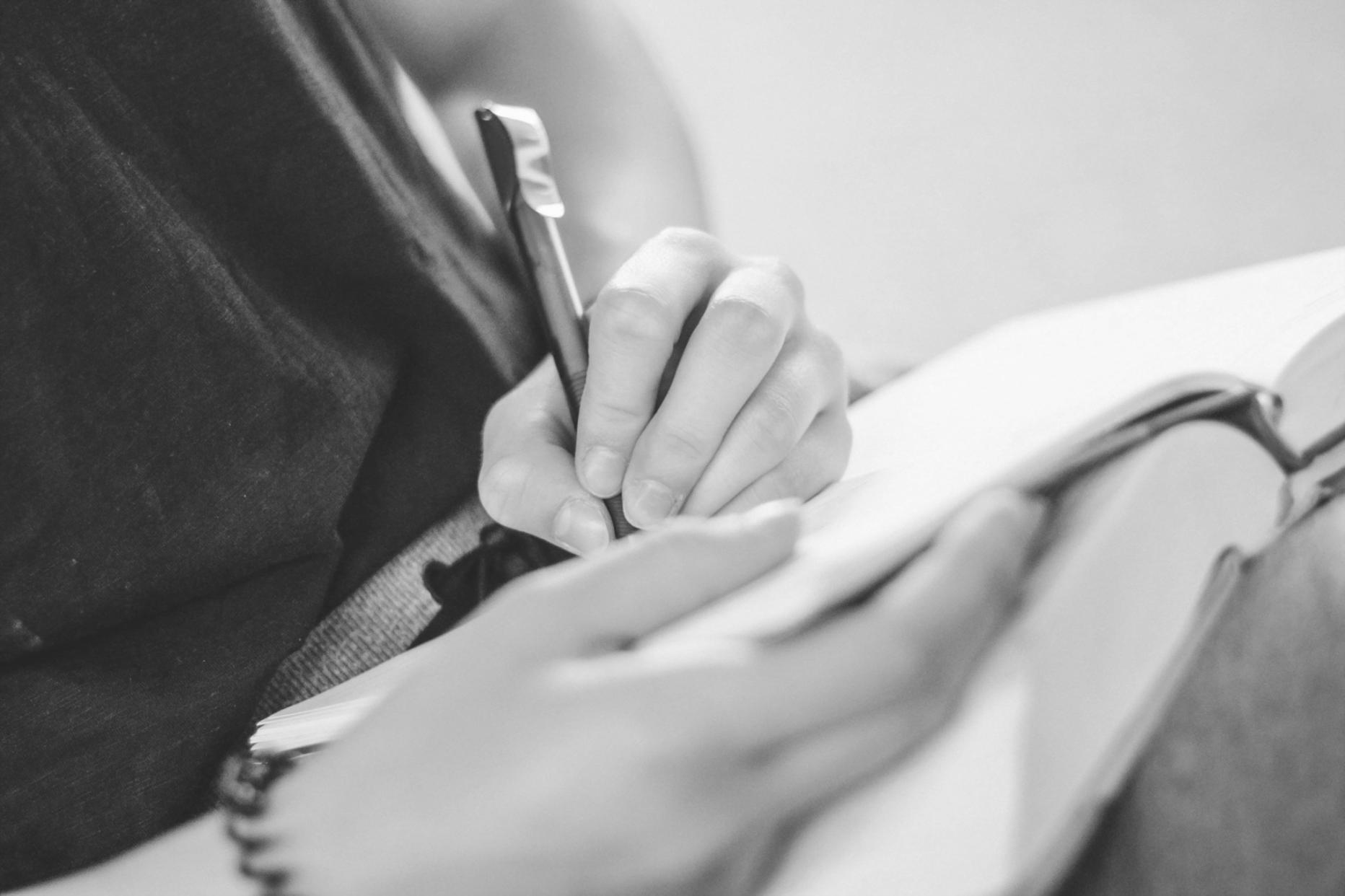 Pracovní prostředí zaměřené na analýzu finančních dat a vzdělávací materiály